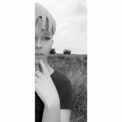 Schwarz-weiss  Fotografie von Model Nico Bläser | STRKNG