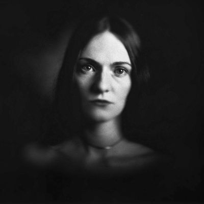 Mona / Portrait  photography by Photographer Alexander Woltexinger ★2 | STRKNG