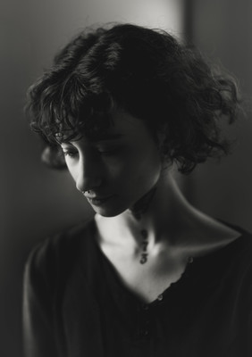 Camille / Portrait  photography by Photographer Pascal Chapuis ★71 | STRKNG