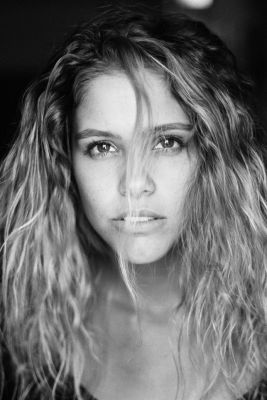 Paula / Portrait  photography by Photographer Ruediger Rau ★5 | STRKNG