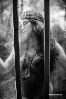 Rosemarys Baby / People  photography by Photographer Jörg Oestreich | STRKNG