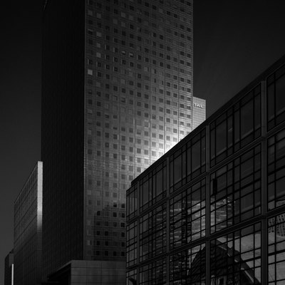 La Défense / Architektur  Fotografie von Fotograf Jarek Januszewski ★2 | STRKNG