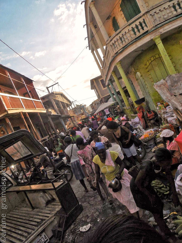 Marktszene Haiti - &copy; arigrafie | Photojournalism