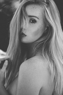 Anna. / Portrait  photography by Photographer Christopher Frank Photography ★3 | STRKNG