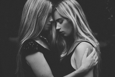 Janine. Anna. / Portrait  photography by Photographer Christopher Frank Photography ★3 | STRKNG