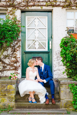 Kiss / Wedding  photography by Photographer Ruhrpics Hochzeitsfotografie by M. Tiemann | STRKNG