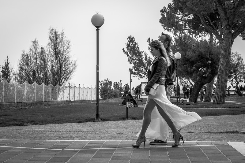 Walking - &copy; Erich Knauder | Street