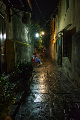 In the streets of Hoi An / Street  photography by Photographer Volker Stocker | STRKNG