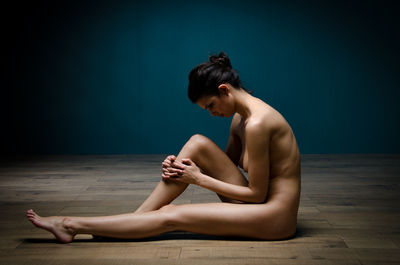Zoi / Nude  Fotografie von Fotograf Volker Stocker | STRKNG