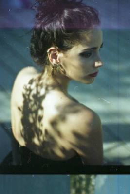 painting with shadows / Portrait  photography by Photographer Valeria Schettino ★3 | STRKNG