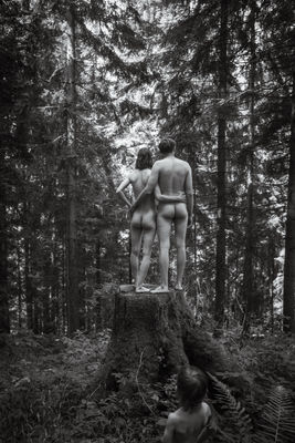 im Wald / Nude  Fotografie von Fotograf Ruslan Hrushchak ★8 | STRKNG