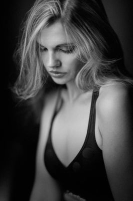 Nadine / Portrait  Fotografie von Fotograf Michael Kampmann ★4 | STRKNG