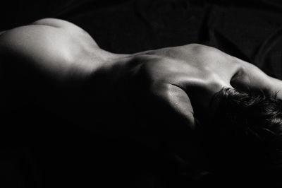 Nude  photography by Photographer Eli Cooper | STRKNG