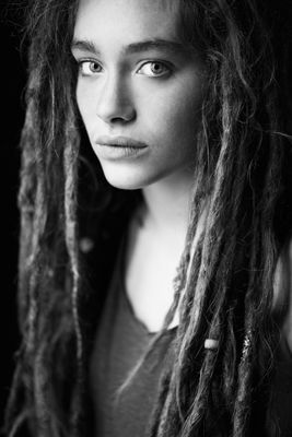 Manya M. / Portrait  photography by Photographer Benoit Cattiaux ★12 | STRKNG