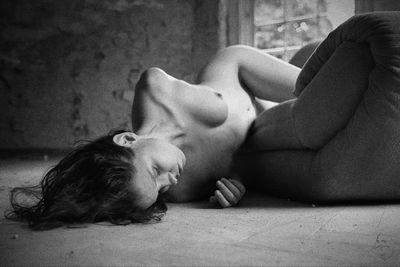 Am Boden / Nude  photography by Photographer dieterkit ★10 | STRKNG
