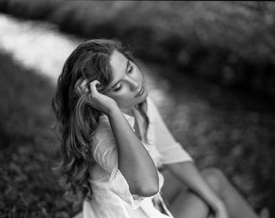 Julia / Portrait  photography by Photographer Istvan Pinter | STRKNG