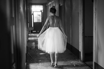 Der verlassene Spaziergang / People  photography by Photographer Benjamin Ebi ★1 | STRKNG