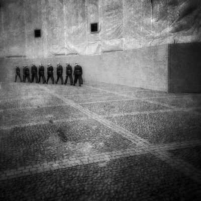 The round of prisoners. / Dokumentation  Fotografie von Fotograf Jonas Berggren ★7 | STRKNG