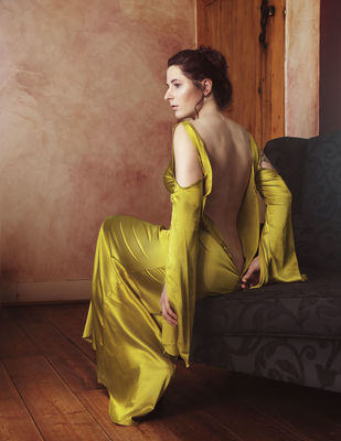 Undress / Fine Art  Fotografie von Model Reni Roja ★5 | STRKNG