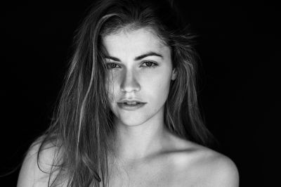 Anna / Portrait  photography by Photographer Maren Scheffler ★1 | STRKNG