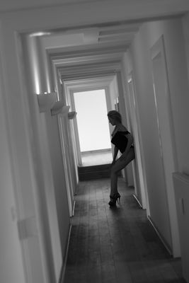 Floor / Black and White  photography by Photographer Piper Photography | STRKNG