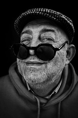 Man with glasses / Portrait  Fotografie von Fotograf Jurgen Beullens | STRKNG