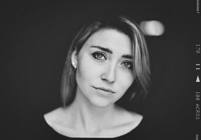 Tabea auf Film / Portrait  Fotografie von Fotograf Pascal Nisius | STRKNG