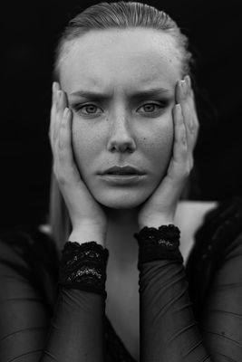 Lena / Portrait  photography by Photographer Alexander Steger ★22 | STRKNG