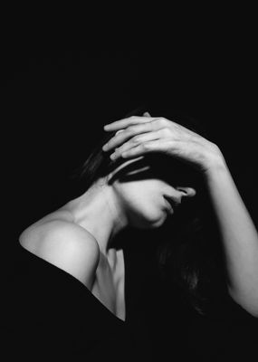 Schwarz-weiss  Fotografie von Fotografin Ritsa Votsi ★8 | STRKNG