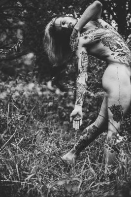 Lost / Schwarz-weiss  Fotografie von Fotografin Elena F. Barba ★2 | STRKNG