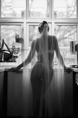 Second thoughts / Schwarz-weiss  Fotografie von Fotograf Henrik Mee Løvgret | STRKNG