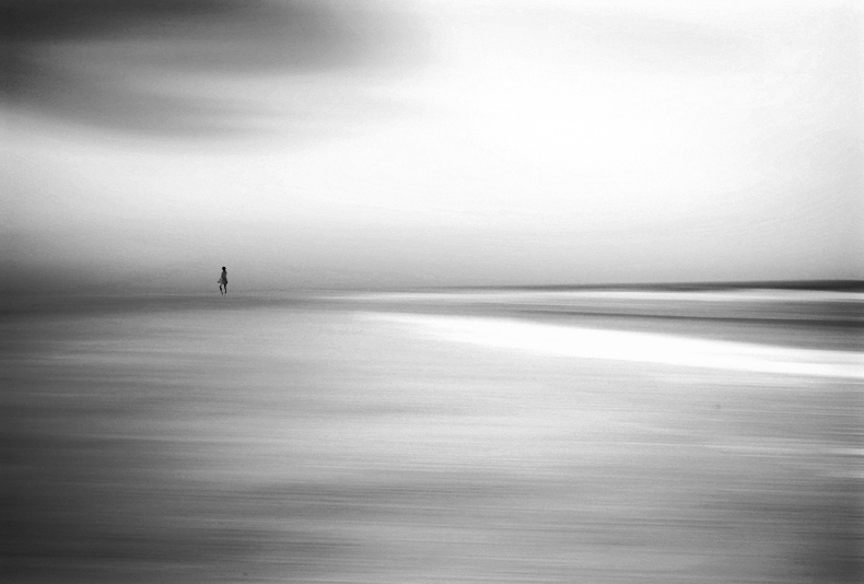 isolation - &copy; Renate Wasinger | Schwarz-weiss