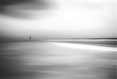 isolation / Schwarz-weiss  Fotografie von Fotografin Renate Wasinger | STRKNG