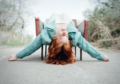 The Chair / Menschen  Fotografie von Fotografin Andrea Grzicic ★2 | STRKNG