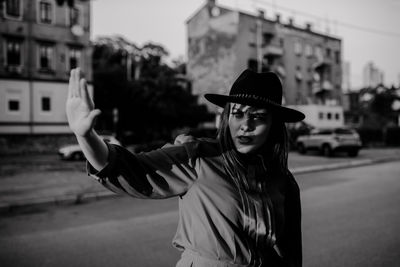 Stop! / Schwarz-weiss  Fotografie von Fotografin Andrea Grzicic ★2 | STRKNG