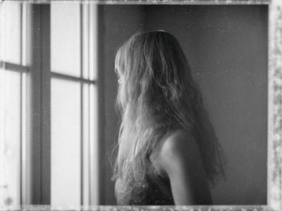 Lady in Waiting / Portrait  Fotografie von Fotografin Anne Silver ★3 | STRKNG