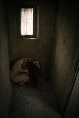 lost in lost place / Nude  Fotografie von Fotografin Steffi Bunterkunt | STRKNG