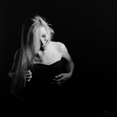 Performance  Fotografie von Model Sophie Simone ★8 | STRKNG