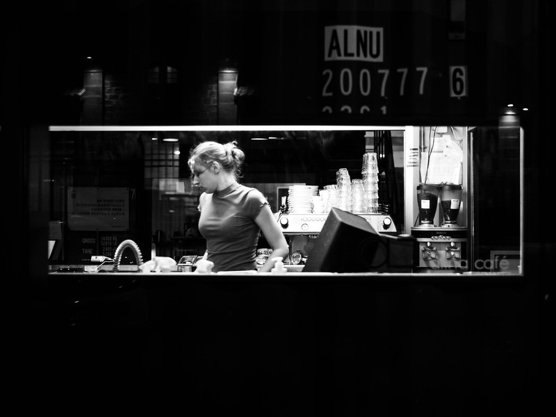 Café Container (alinacafe) - &copy; foto-labyrinth | Night