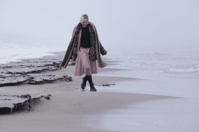 Im Nebel / Menschen  Fotografie von Fotografin Akka ★6 | STRKNG