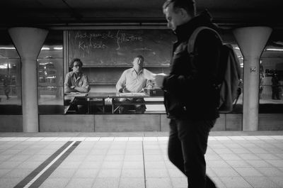 look &amp; read / Street  Fotografie von Fotograf Ivan Slunjski ★3 | STRKNG