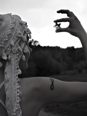 Schwarz-weiss  Fotografie von Fotografin Ratu | STRKNG