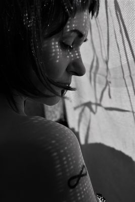 Just Landed On Earth / Black and White  photography by Photographer Ratu | STRKNG