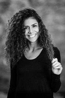 Huda aus Jordanien / Portrait  Fotografie von Fotograf Goldpics Fotografie ★1 | STRKNG