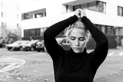 Lisa im Musikviertel / Portrait  photography by Photographer Goldpics Fotografie ★1 | STRKNG