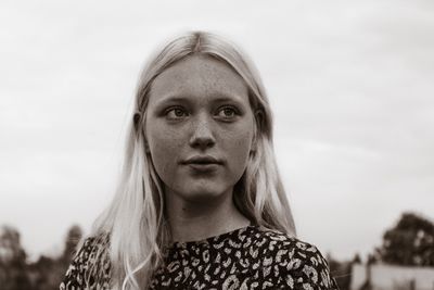 Girl with freckles / Portrait  photography by Photographer Goldpics Fotografie ★1 | STRKNG