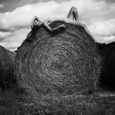 Enso / Nude  photography by Photographer Steve Squall ★2 | STRKNG