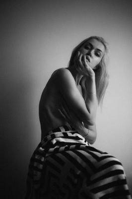 Dasha d7 / Schwarz-weiss  Fotografie von Fotograf Bienvenido Cruz ★4 | STRKNG