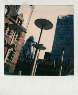 London | Instant Film / Stadtlandschaften  Fotografie von Fotograf Germán Saez ★1 | STRKNG