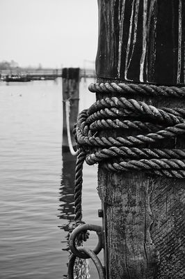 Waiting for return. / 2025-02-20 Waiting for return. / Schwarz-weiss Fotografie von Fotograf Jens Scheider | STRKNG